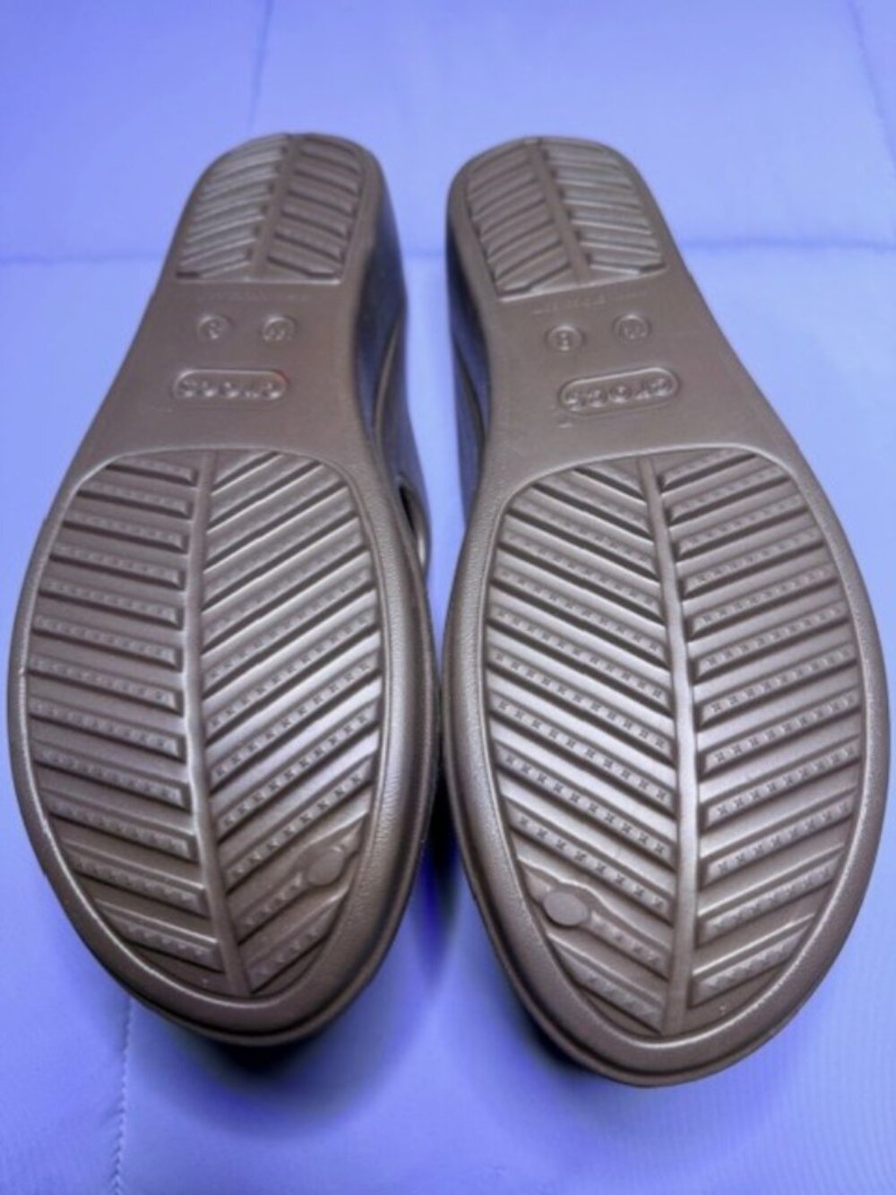 Crocs Sanrah Embellished Wedge Sandals, Size 8 - Picture 7 of 8